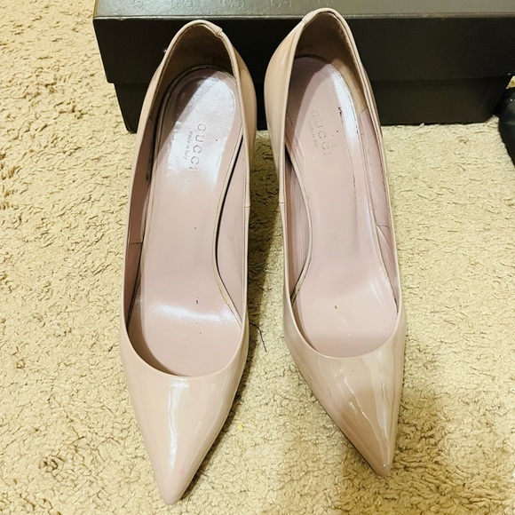 Gucci Kristen Bamboo Heel Pointed Toe Pumps in Nude Patent Leather Flesh - Picture 5 of 13